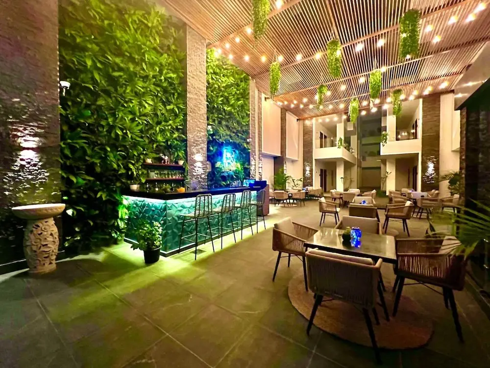 Bali Themed Luxury Spacious 3 Bed Balcony Pool Gym — фото 1
