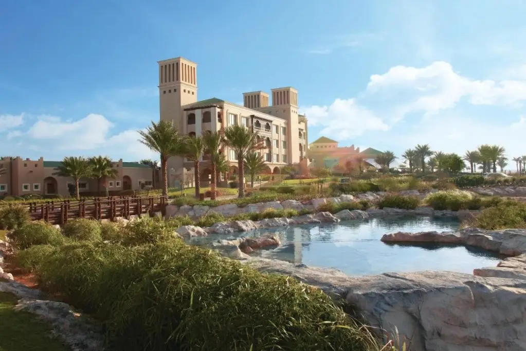 Остров Сир-Бани-Яс: Desert Island Resort & Spa by Anantara