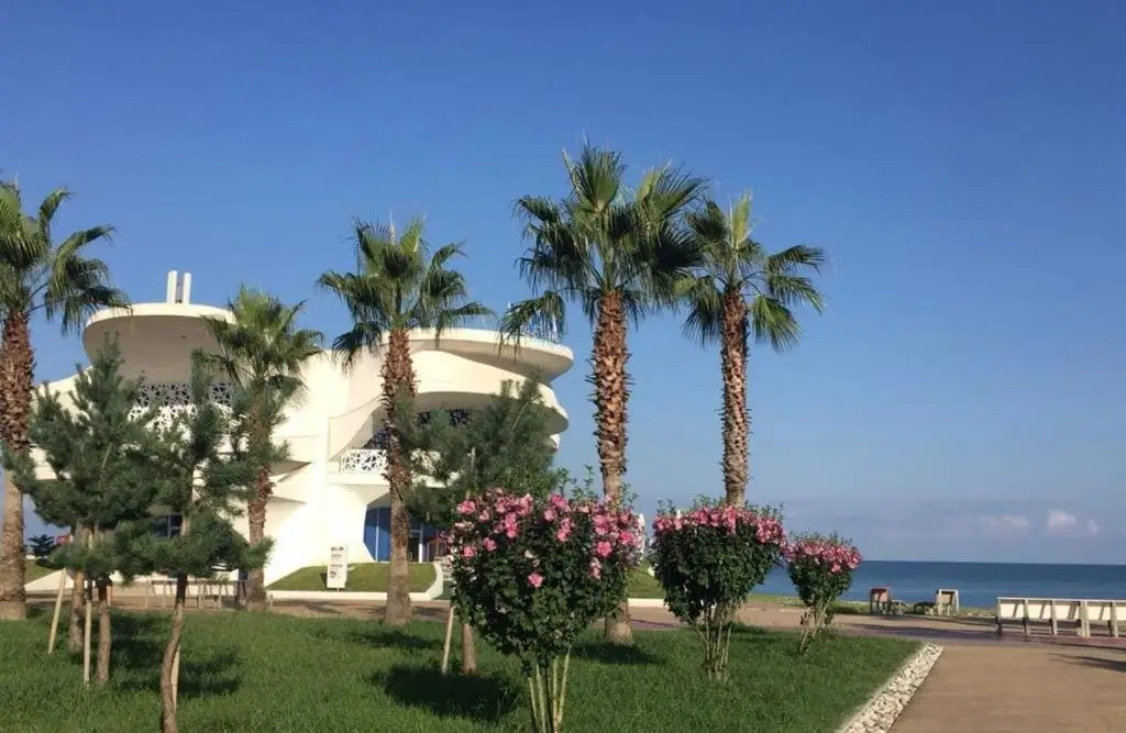 Батуми: Seafront Flat next to the Bouleward and the Mall