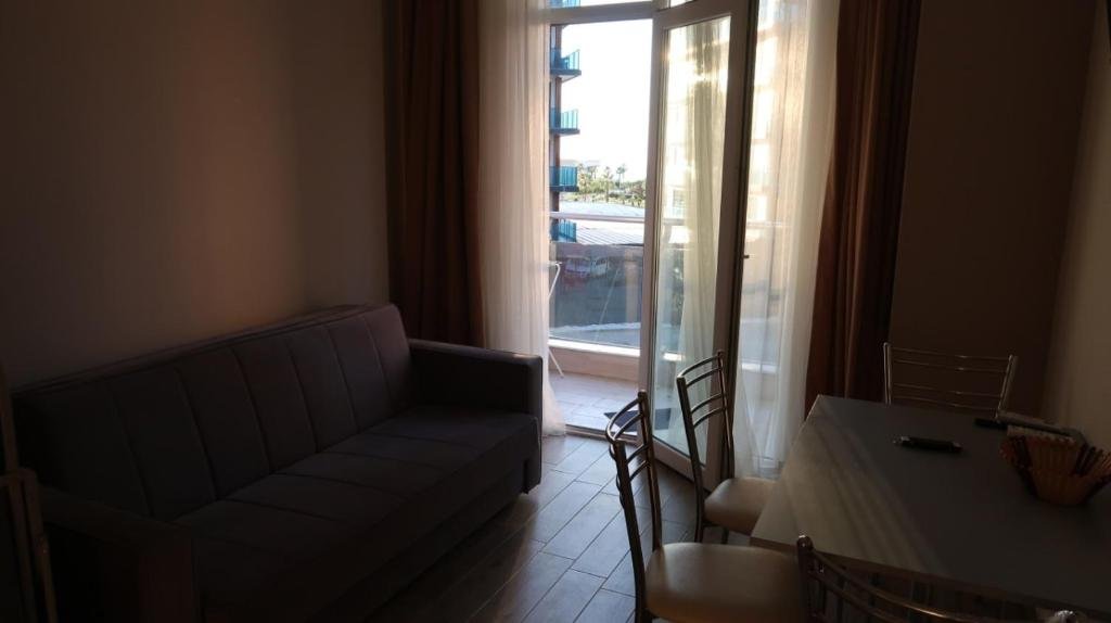 Батуми: Seafront Flat next to the Bouleward and the Mall