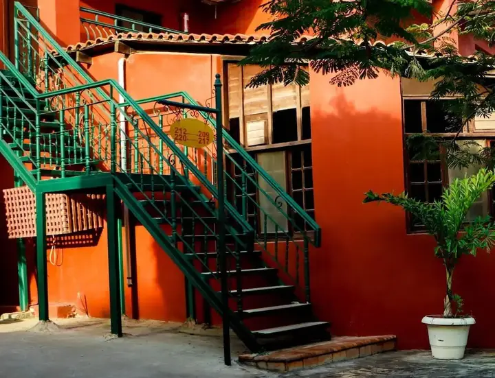 Борг-эль-Араб: Adham Compound