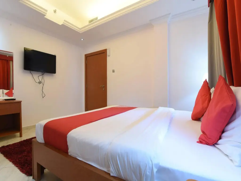 Дибба: Mirage Hotel