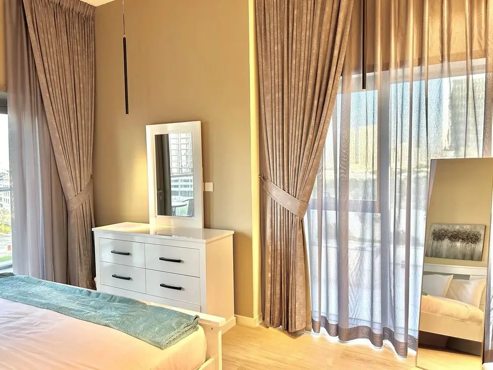Дубай: Gorgeous 1bedroom With Balcony at Park View Dubai