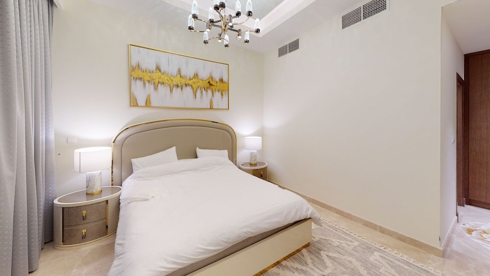 Дубай: 4 Maid Penthouse Panoramic Views in Dubai Creek Harbour