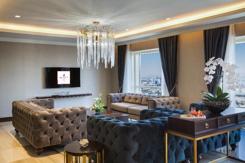Дубай: The Tower Plaza Hotel Dubai