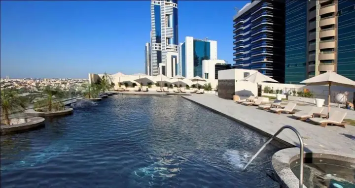 Дубай: The Tower Plaza Hotel Dubai