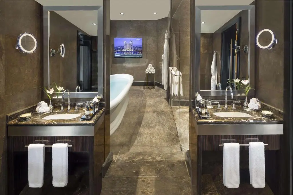 Каир: Fairmont Nile City Hotel