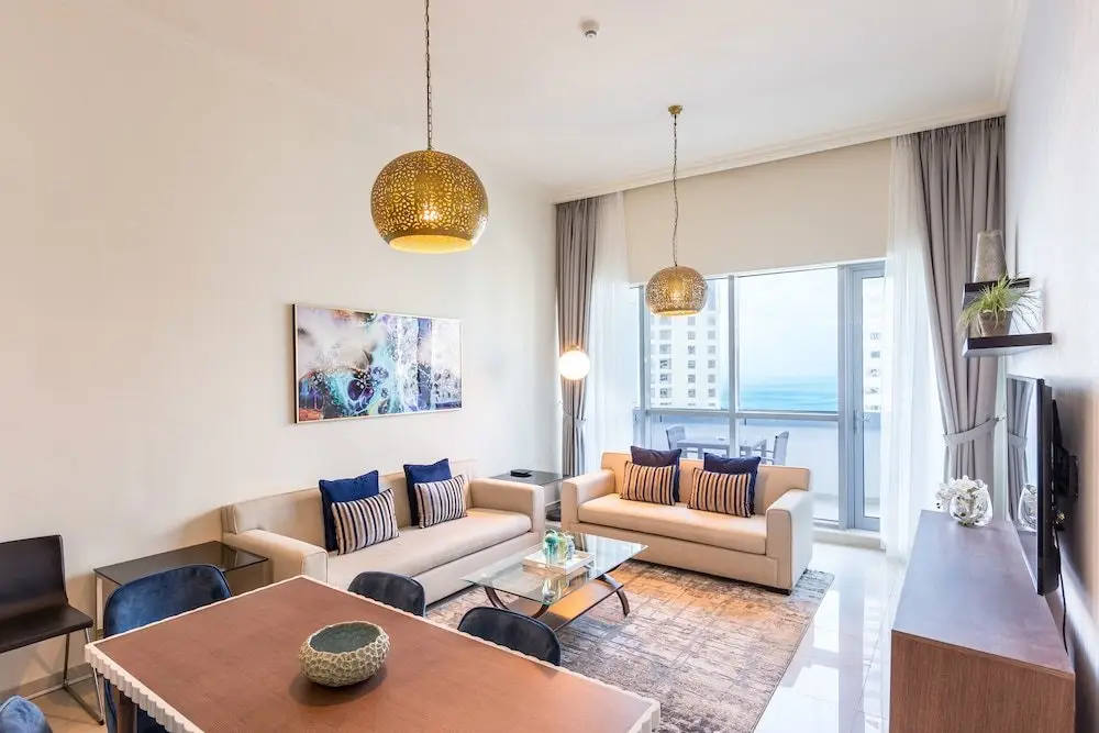 Дубай: West Tower by Deluxe Holiday Homes