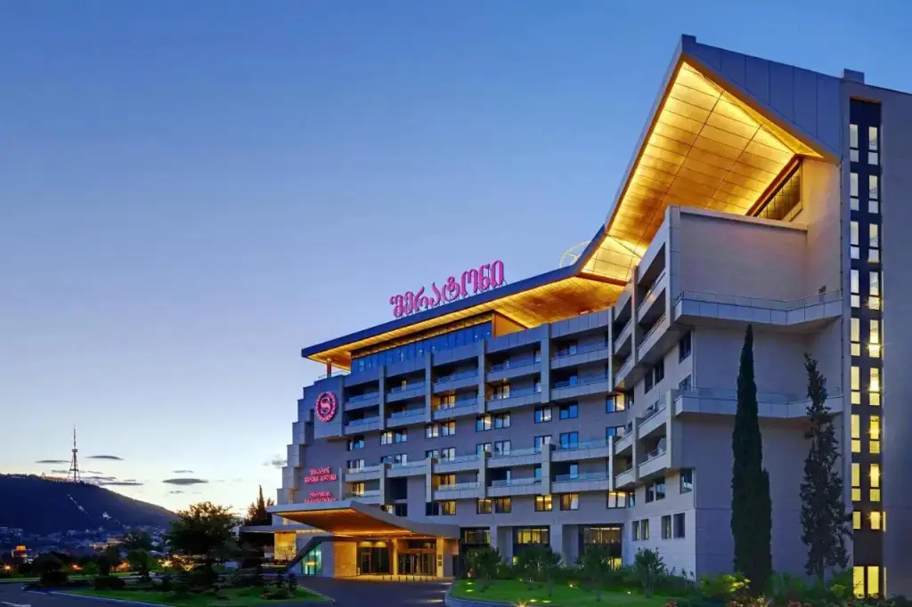 Тбилиси: Sheraton Grand Tbilisi Metechi Palace Hotel