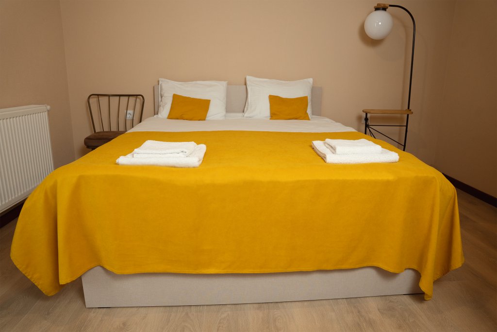 Боржоми: Hotel Holiday Borjomi