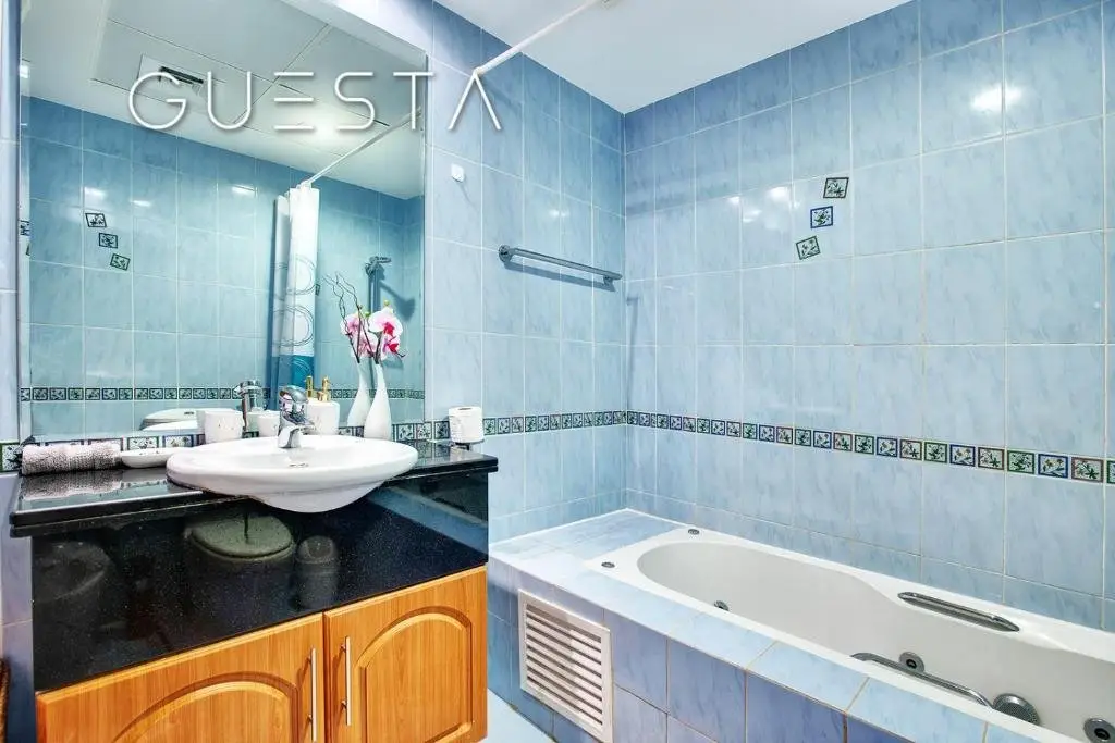 Дубай: The Waves by DAMAC, Dubai Marina