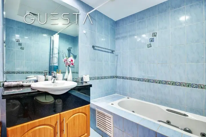 Дубай: The Waves by DAMAC, Dubai Marina