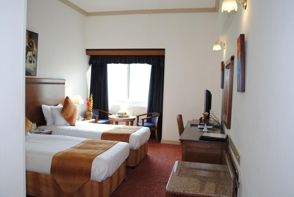 Дубай: Ramee Guestline Deira Hotel