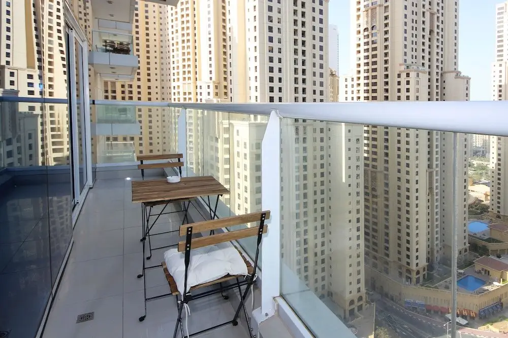 Дубай: 1 Bedroom Apartment in Continental Tower