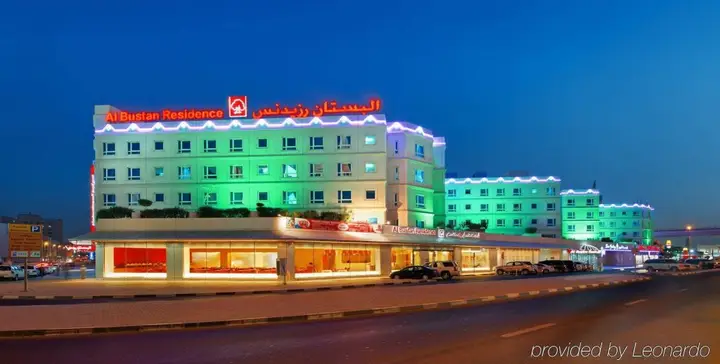 Дубай: Отель Al Bustan Center & Residence