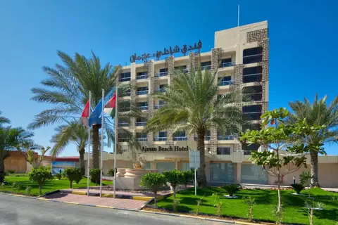 Ajman Beach Hotel — фото 1
