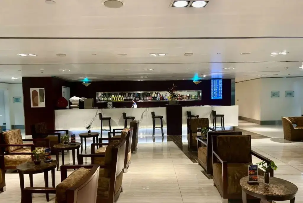 Дубай: Dubai International Hotel