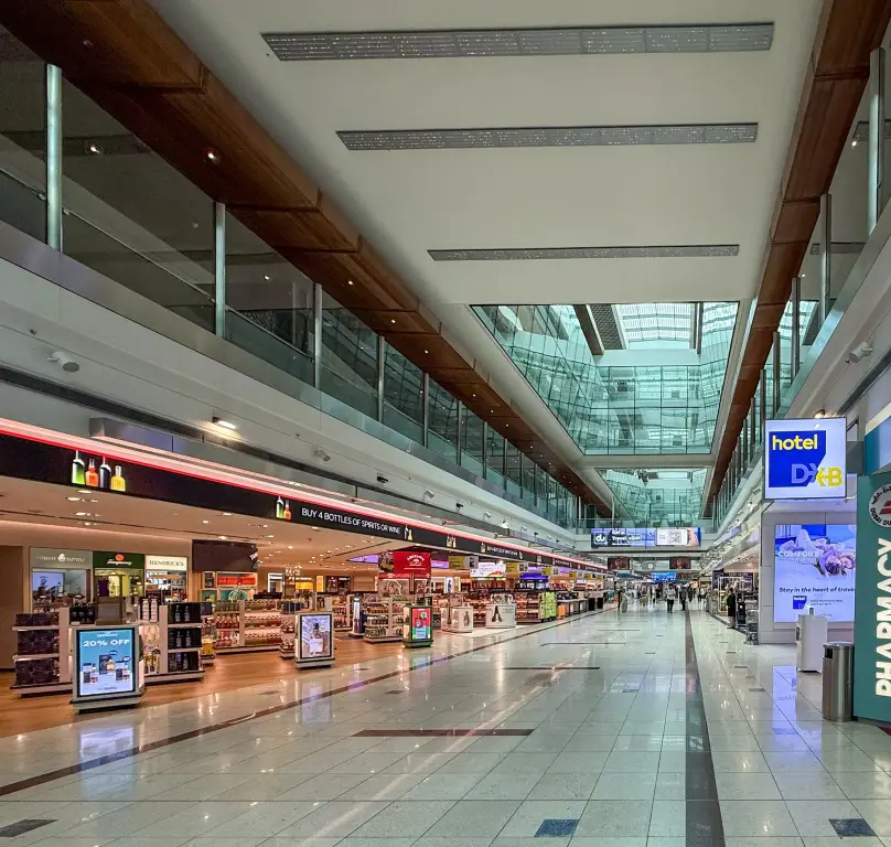 Дубай: Dubai International Hotel