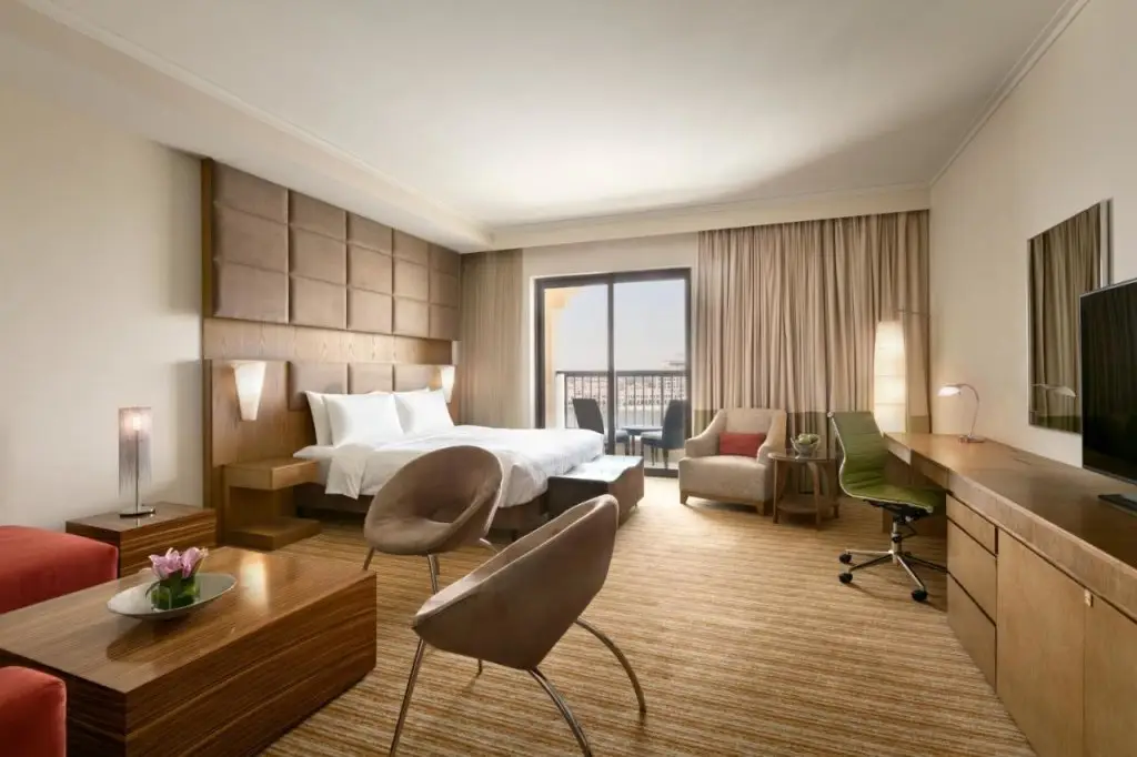 Абу-Даби: Отель Traders Hotel, Qaryat Al Beri