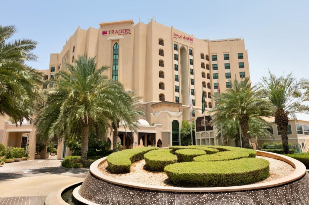 Traders Hotel, Qaryat Al Beri — фото 1