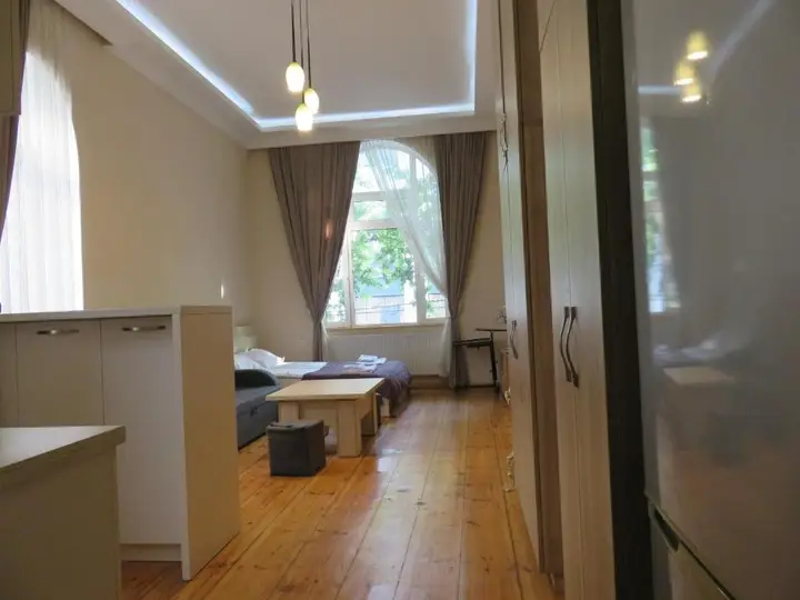 Тбилиси: apartament opposite stamba hotel