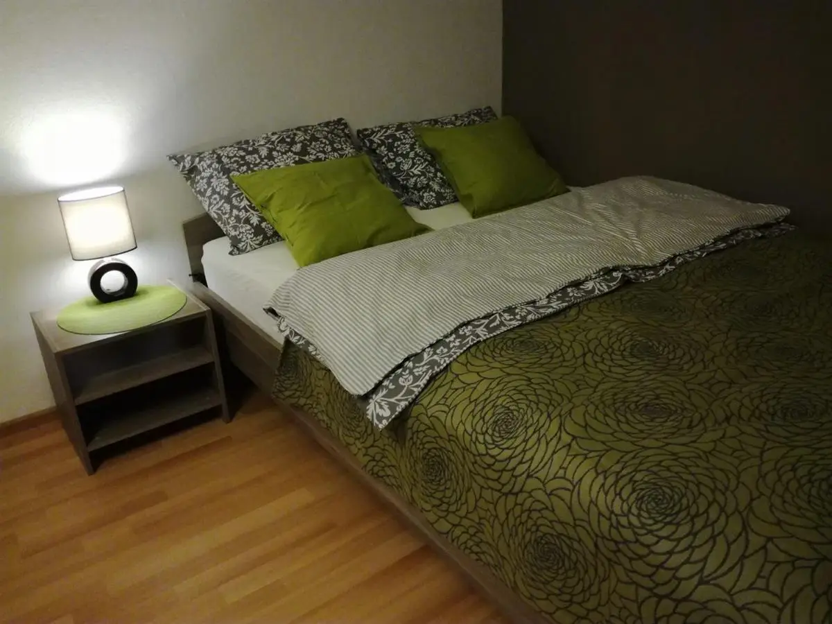 Екатеринбург: Apartment Green Island