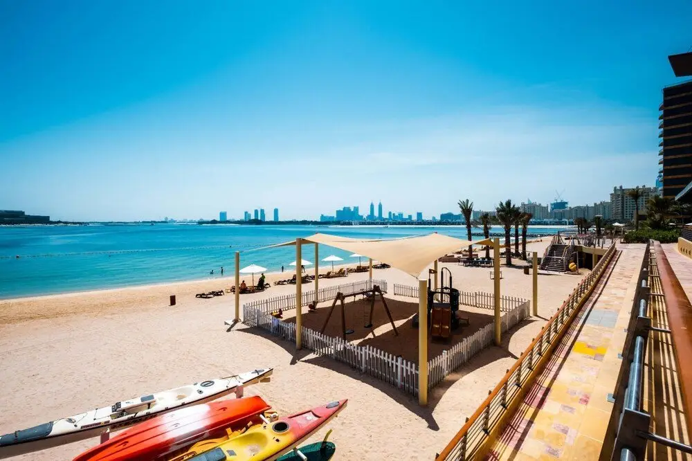 Дубай: Bright Beachfront Apt w Wow Factor on The Palm