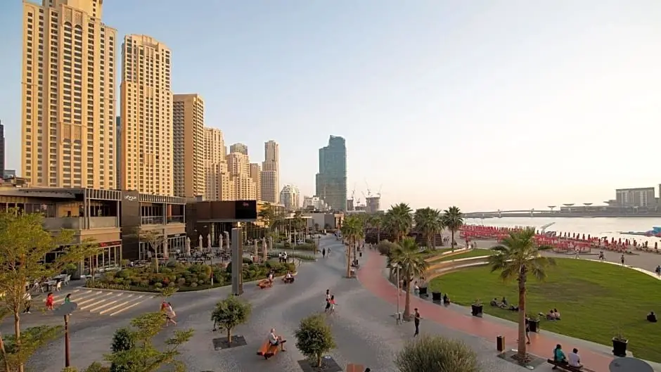 Дубай: HOMESTAR, Jumeirah Beach Hostel - JBR - Pool, Beach, Metro