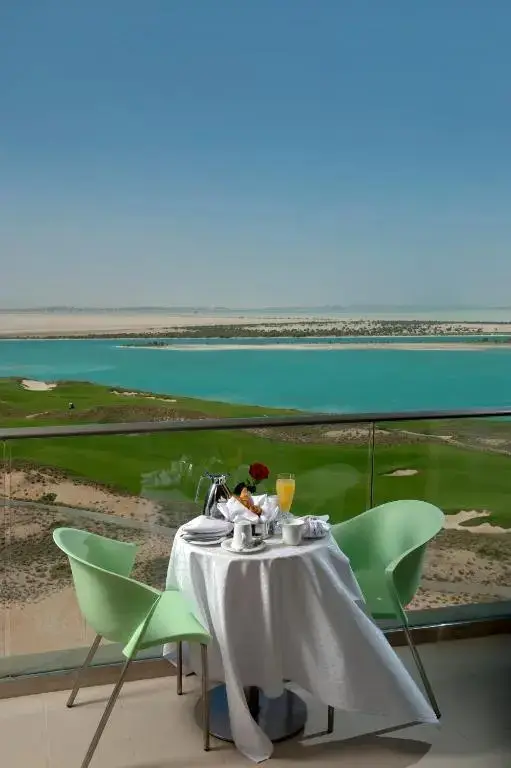 Абу-Даби: Отель Crowne Plaza Abu Dhabi Yas Island by IHG