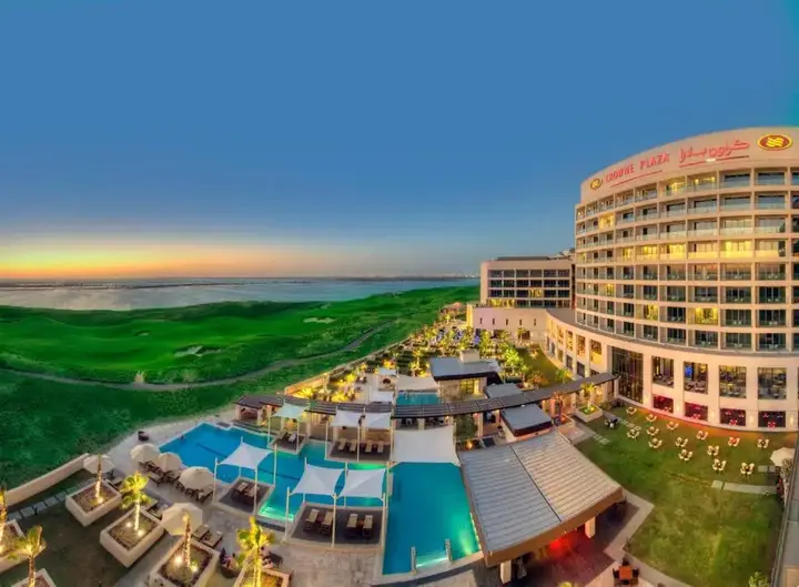 Абу-Даби: Отель Crowne Plaza Abu Dhabi Yas Island by IHG
