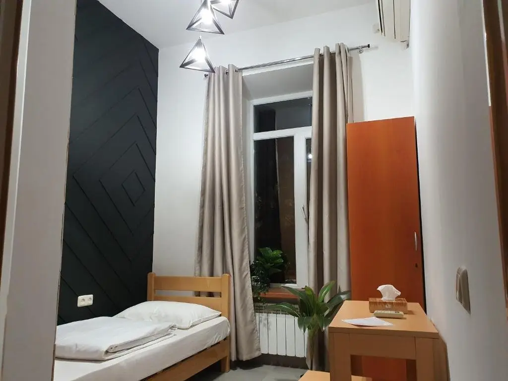 Ереван: Envoy Hostel & Tours