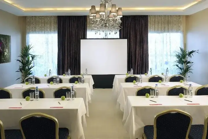 Дубай: Отель Ramada by Wyndham Downtown Dubai