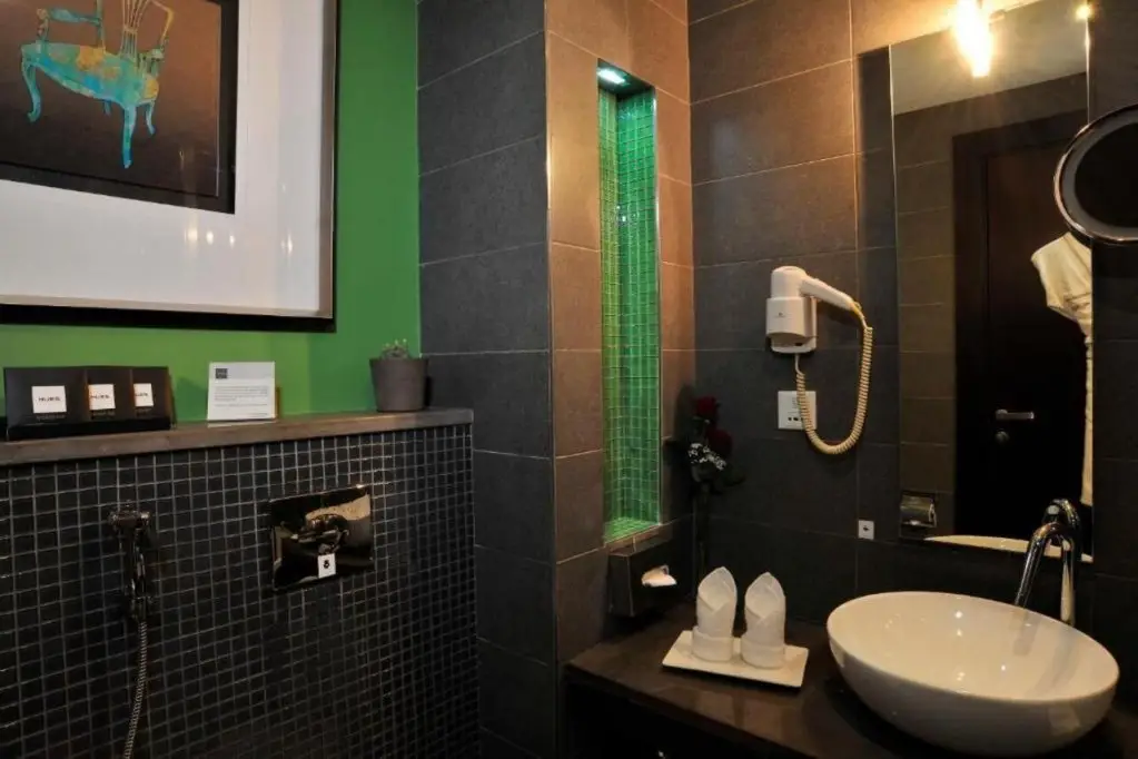 Дубай: Hues Boutique Hotel