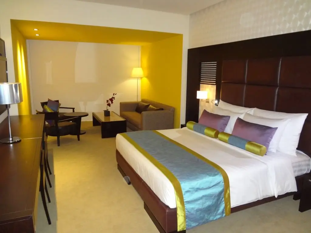 Дубай: Hues Boutique Hotel