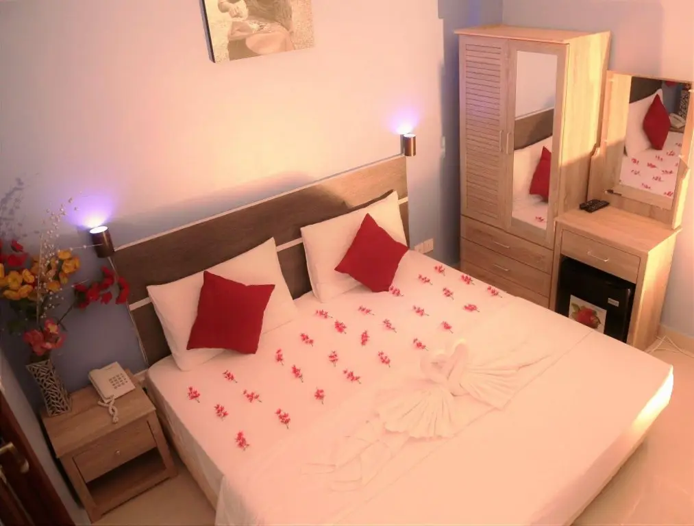 Хулхумале: Hotel Elite Beach Inn
