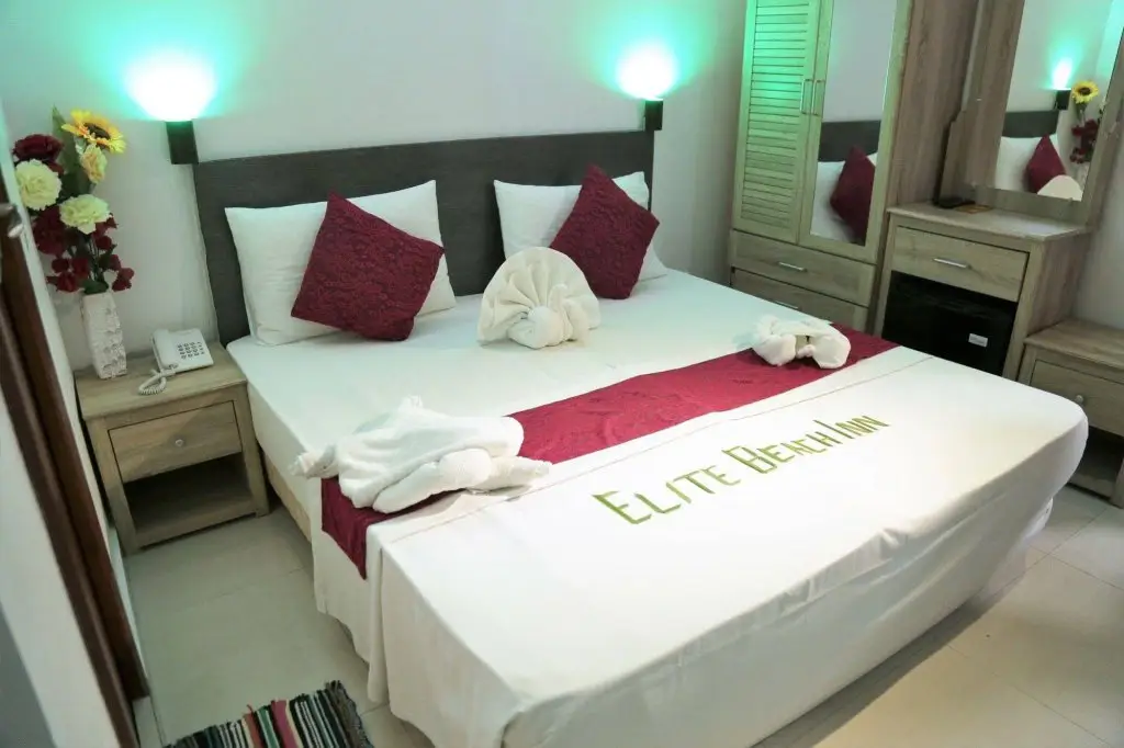 Хулхумале: Hotel Elite Beach Inn