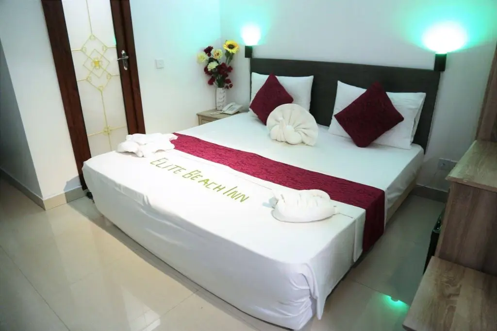 Хулхумале: Hotel Elite Beach Inn
