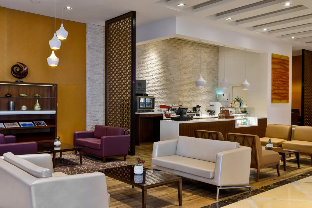 Дубай: Отель La Suite Dubai Hotel & Apartments
