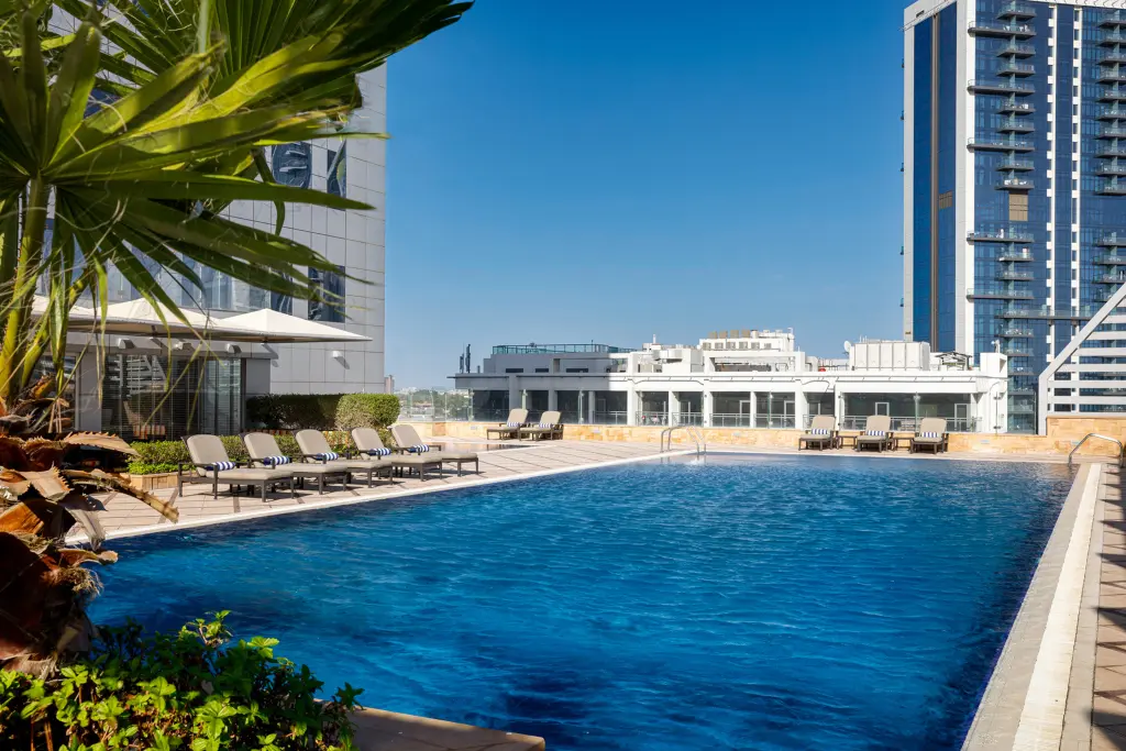 Дубай: Отель La Suite Dubai Hotel & Apartments