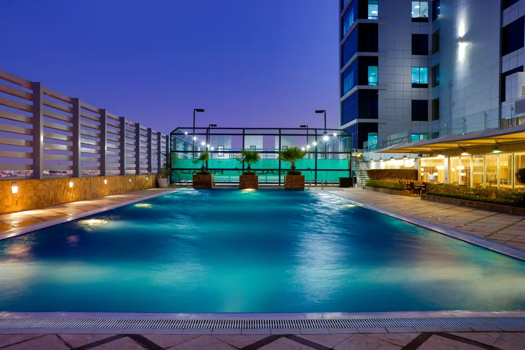 Дубай: Отель La Suite Dubai Hotel & Apartments