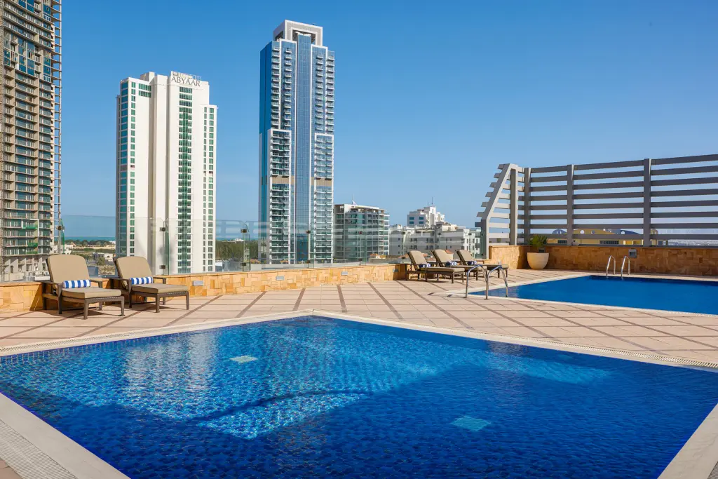 Дубай: Отель La Suite Dubai Hotel & Apartments
