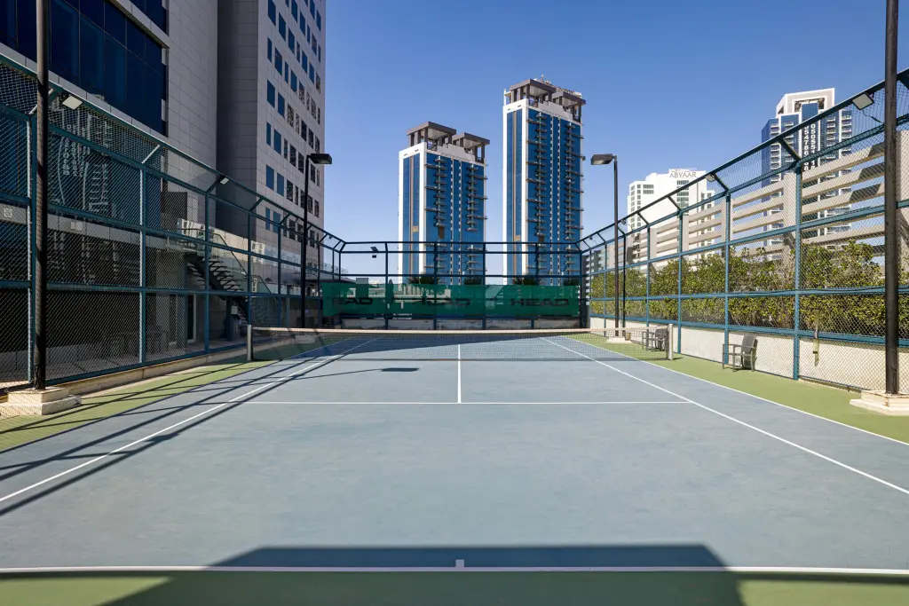 Дубай: Отель La Suite Dubai Hotel & Apartments