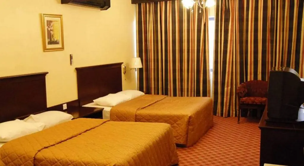 Дубай: Abjad Crown Hotel
