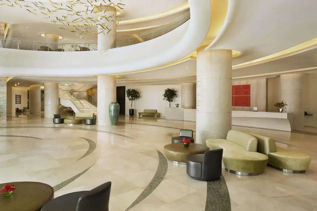 Абу-Даби: Millennium Al Rawdah Hotel
