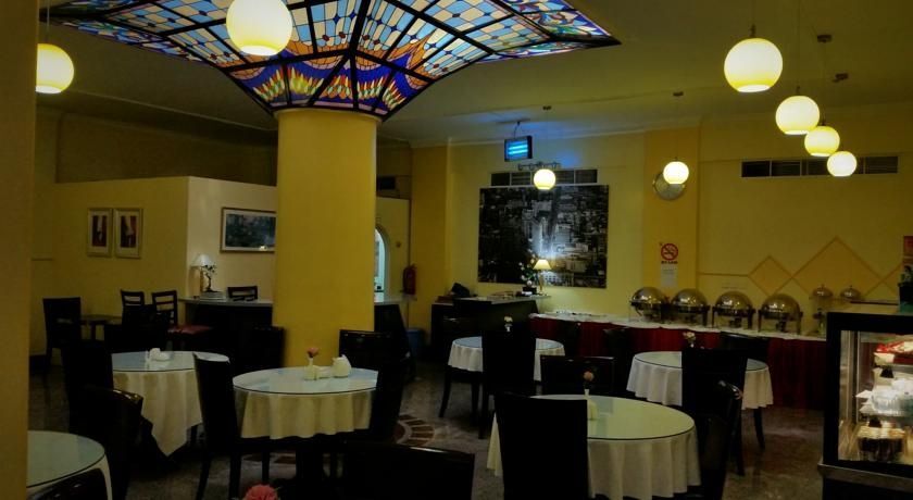 Дубай: Deebaj Al Khabisi Plaza