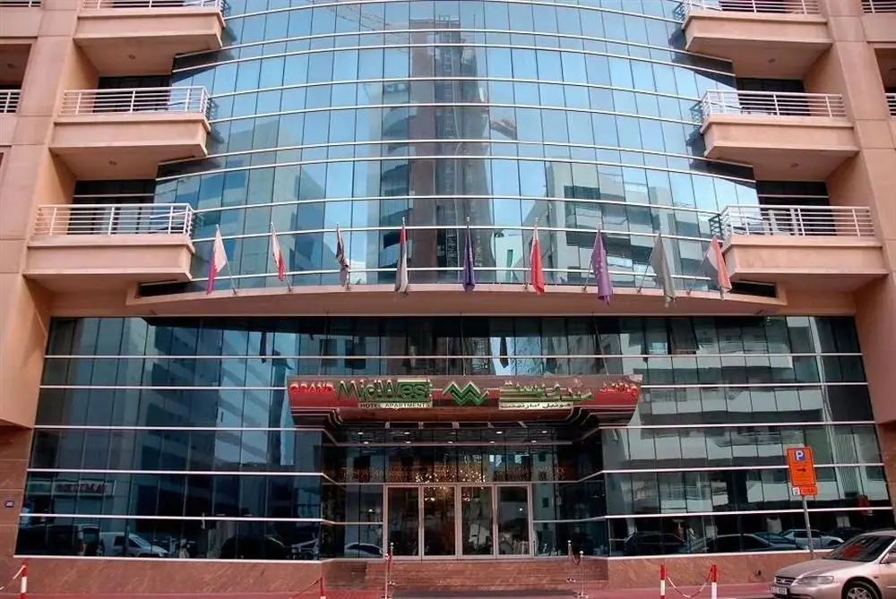 Дубай: Grand Hotel Apartment