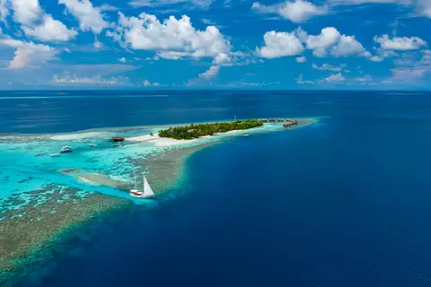Отель Mirihi Island Resort — фото 1