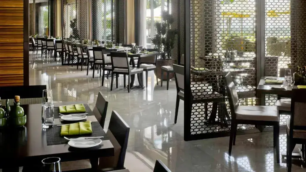 Дубай: Отель Crowne Plaza Festival City