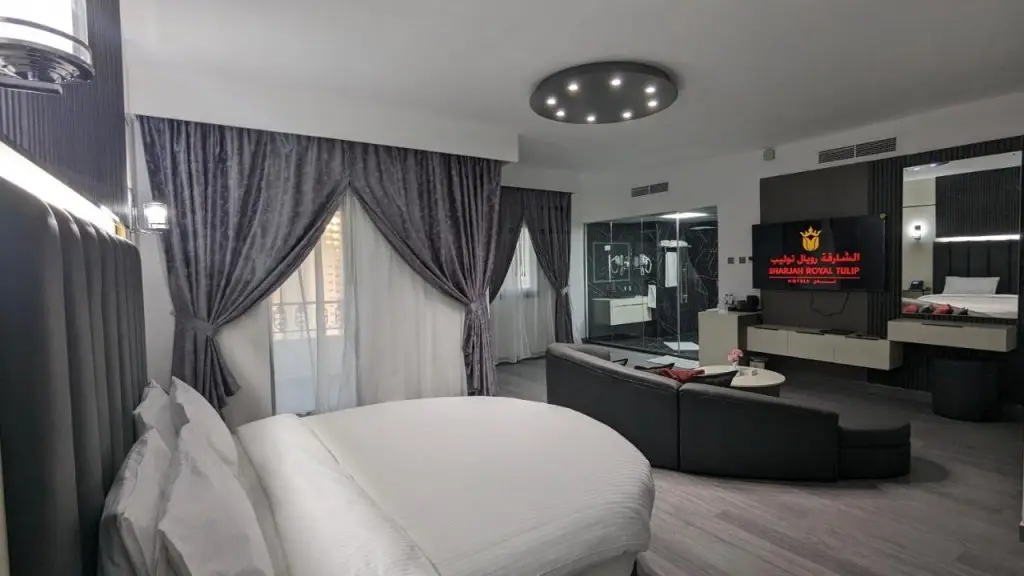Шарджа: Sharjah Royal Tulip Hotel apartment