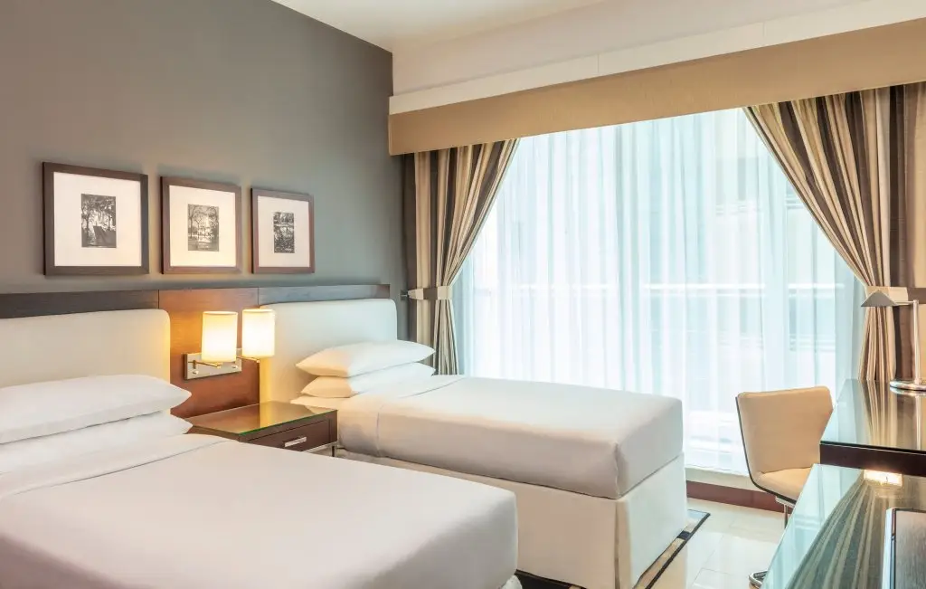 Дубай: Отель Four Points by Sheraton Sheikh Zayed Road